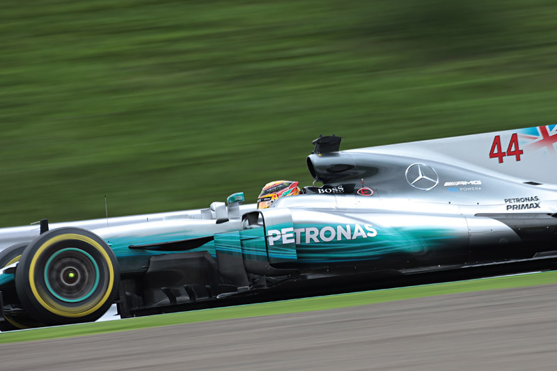 驚異的なコースレコードでポールポジションを獲得したハミルトン選手