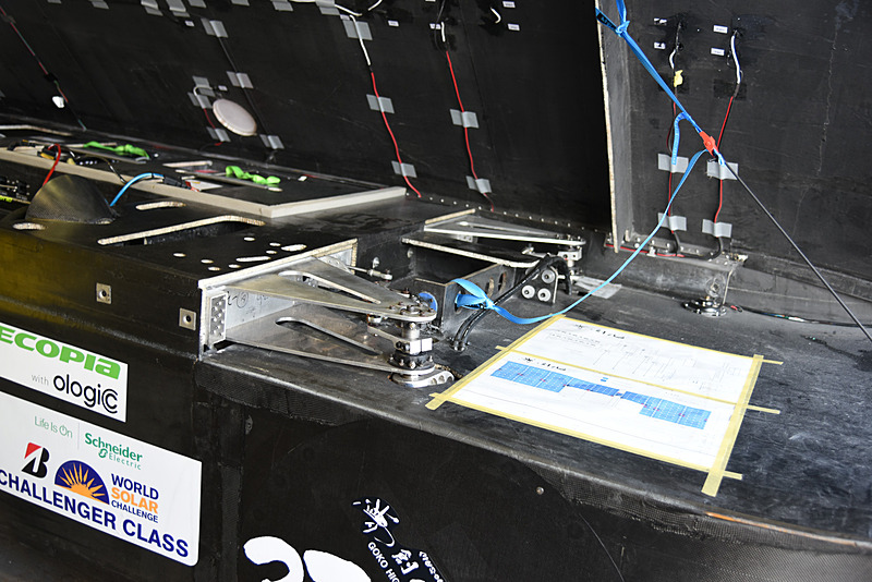 フロントサスペンション