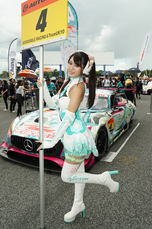 4番手の4号車「グッドスマイル 初音ミク AMG」谷口信輝/片岡龍也