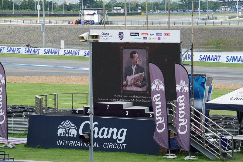 プミポン・アドゥンヤデート前国王陛下の思い出を振り返る映像などが流された