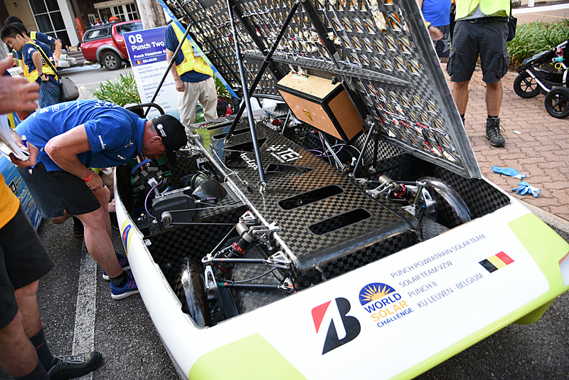 予選トップの8号車 Punch Powertrain Solar Team「Punch Two」
