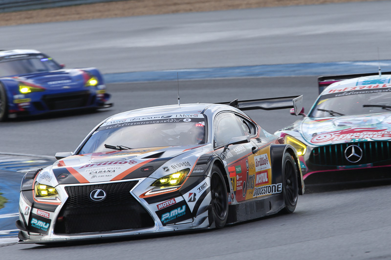 GT300優勝の51号車JMS P.MU LMcorsa RC F GT3（中山雄一/坪井 翔組、BS）