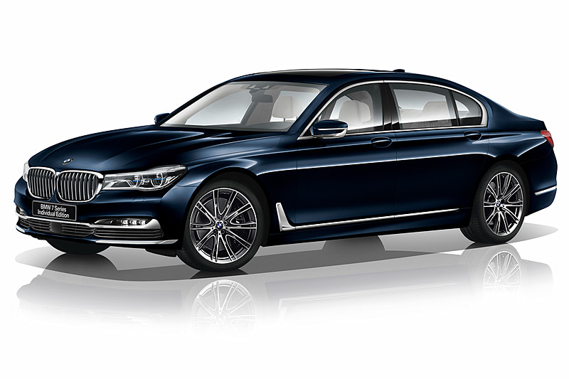 ボディカラー：アズライト・ブラック、シート：フル・レザー・メリノ/スモーク・ホワイト、インテリアトリム：ユウカリ・スモーク・ブラウン・ハイグロスの「750Li Individual Edition ＃1」