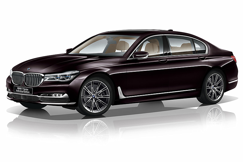 ボディカラー：ルビー・ブラック、シート：フル・レザー・メリノ/キャラメル、インテリアトリム：アッシュ・グレイン・ブラック/レッド・ハイグロスの「750Li Individual Edition ＃3」