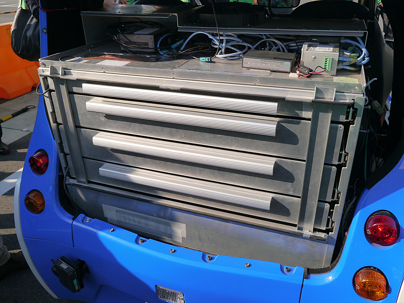 後方に搭載されているバッテリー