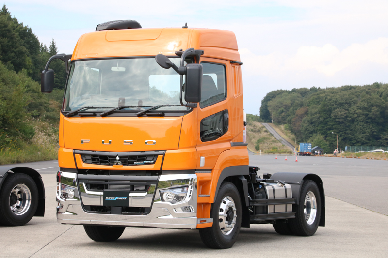 オレンジのスーパーグレート。グレードは「プレミアム」