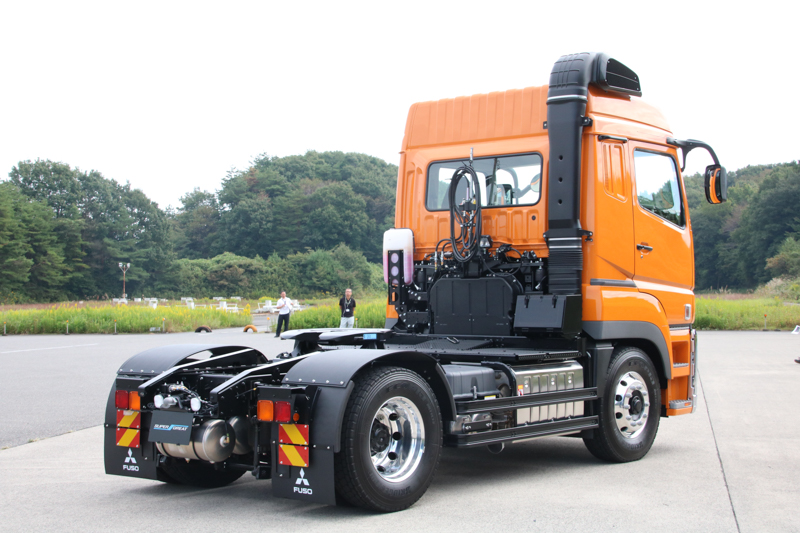 オレンジのスーパーグレート。グレードは「プレミアム」