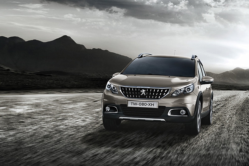 2008 クロスシティには専用色「スピリットグレー」が設定される