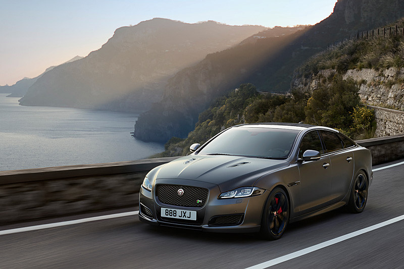 「XJ」に新しく追加された「XJR575」