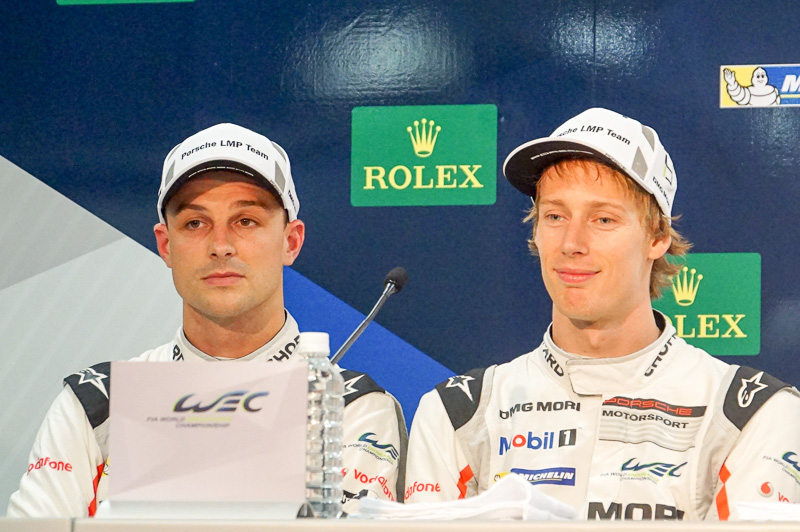 2号車 ポルシェ 919 ハイブリッドのアール・バンバー選手、ブレンダン・ハートレー選手