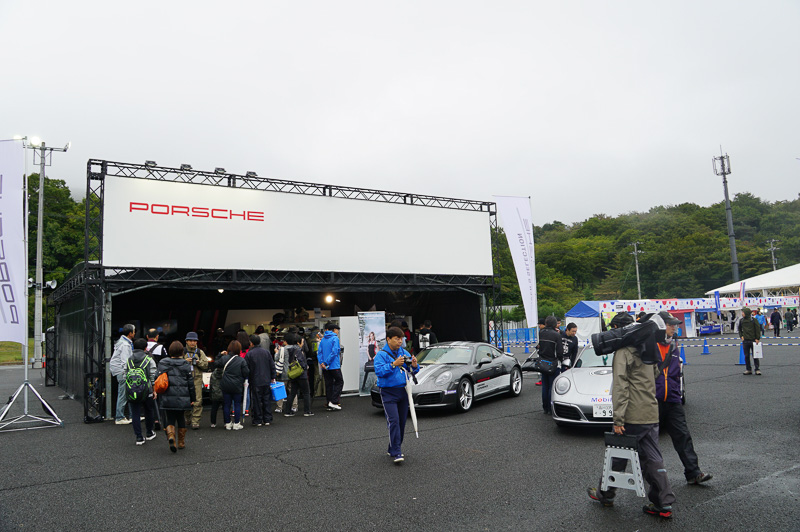 ポルシェのブースではポルシェ 919 ハイブリッドが展示されていた