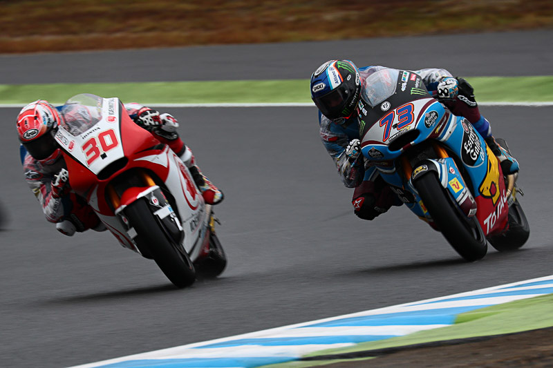 しかしマルケス選手とのバトルで競り負ける