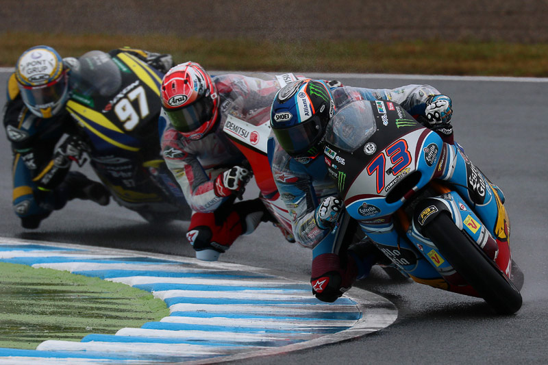 しかしマルケス選手とのバトルで競り負ける