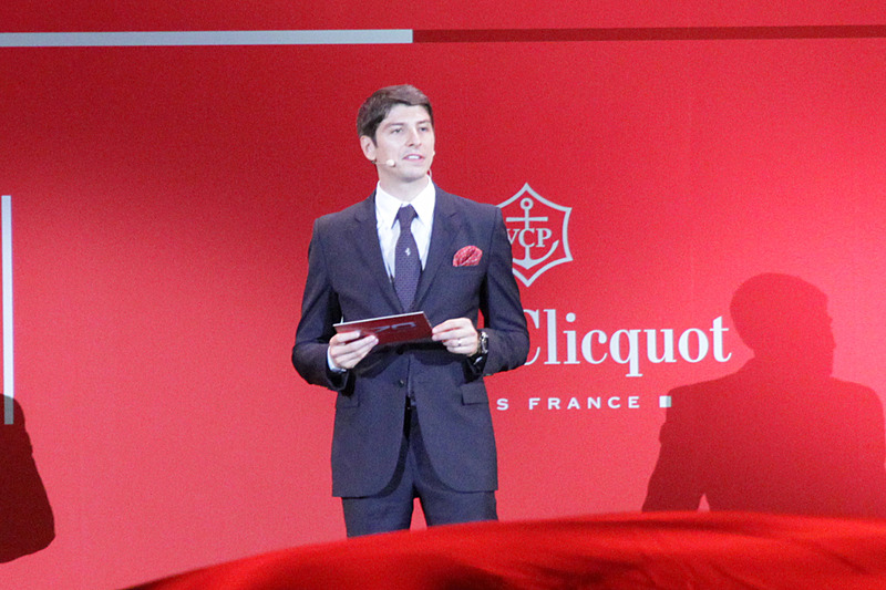 Driven by Emotionの詳細を解説するフェラーリ・ジャパン＆コリア代表取締役社長 リノ・デパオリ氏