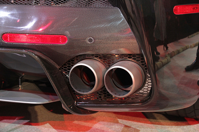 70周年の記念エンブレムも神々しい究極のデザイン