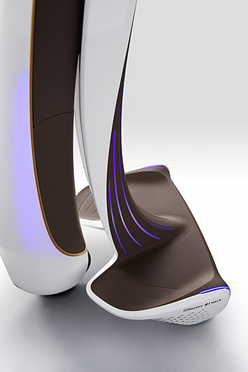 誰でも利用できるように低床フロアを採用