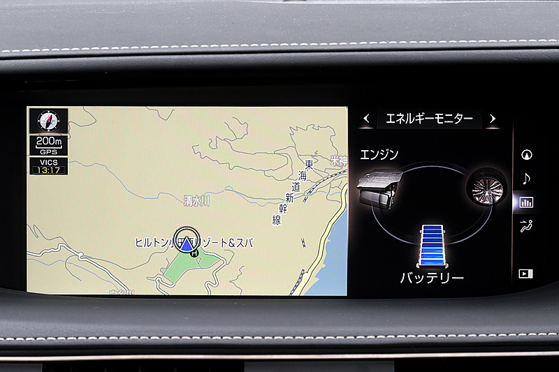 インパネ上部に12.3インチのワイドディスプレイを装備。ナビゲーションやエアコン設定などをグラフィカルに表示