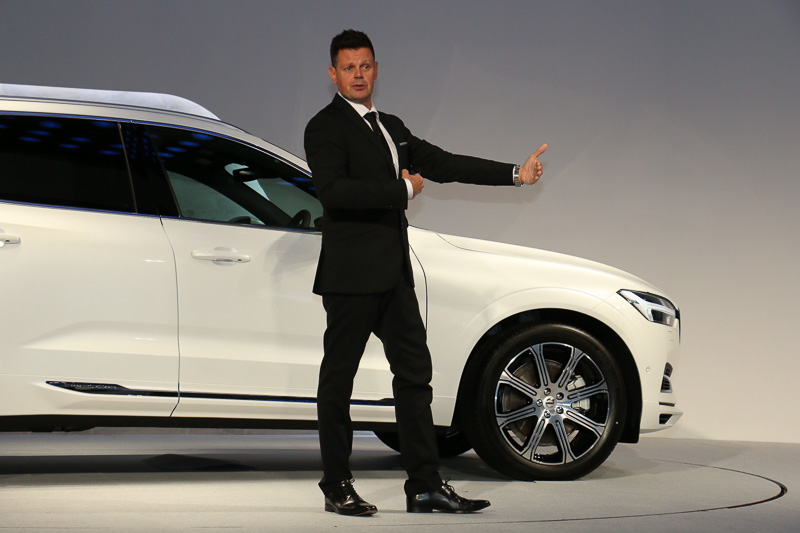 新型XCシリーズからボルボデザインの大きなポイントとなっている「ダッシュトゥアクセル」。新型XC60では初代モデルから100mmほど前進しているという