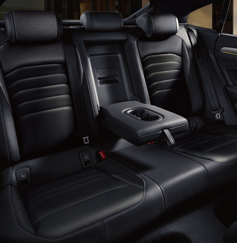 クラストップレベルのレッグルーム