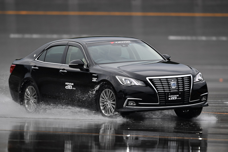 ADVAN dB V552を装着したテスト車