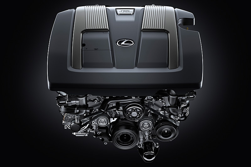 LS500に搭載される新開発のV型6気筒 3.5リッターツインターボエンジン「V35A-FTS」。最高出力310kW（422PS）/6000rpm、最大トルク600Nm（61.2kgm）1600-4800rpmを発生する