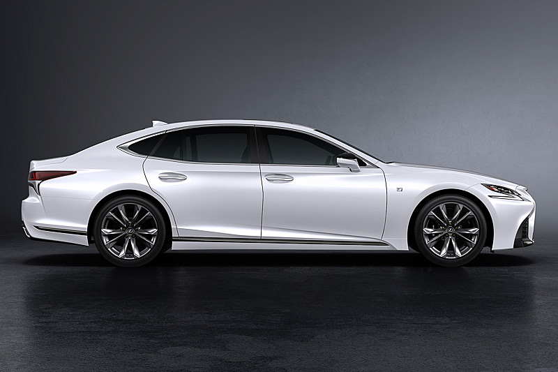 LS500、LS500hともに設定されるスポーティモデル“F SPORT”