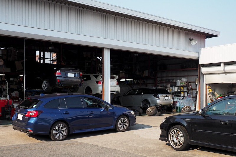 このような取材先でも違和感なく風景に溶け込むのは、時代は違えど当たり前ですがやっぱりレヴォーグはスバル車なんだなぁとしみじみ感じたりします
