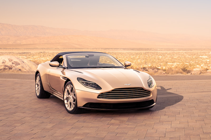 新設計の8層ルーフは50km/h以下であれば走行中でも開閉動作が可能