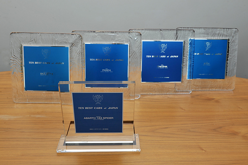 FCAは日本カー・オブ・ザ・イヤーで、6年連続で10ベストを受賞している