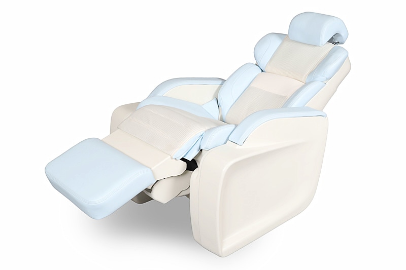 “まるで浮いている”ような着座感覚だという「やすらぎ空間（シート/ドアトリム）」