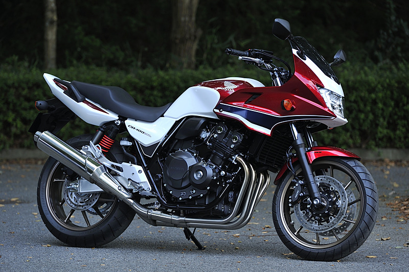 CB400 スーパーボルドール（パールサンビームホワイト）