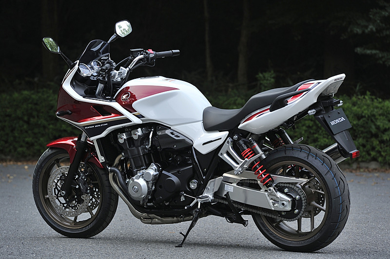 CB1300 スーパーボルドール（パールサンビームホワイト）