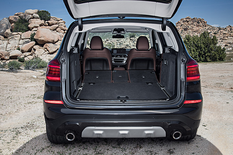 リアシートは40：20：40分割可倒式