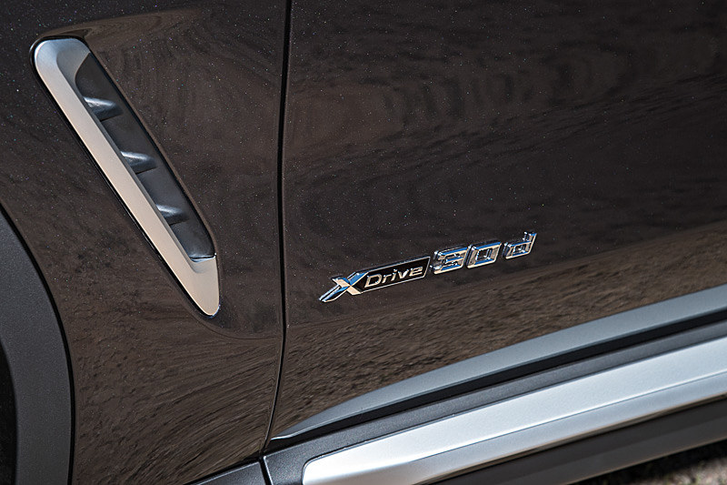 サイドボディにはエア・ブリーザーを新しく採用