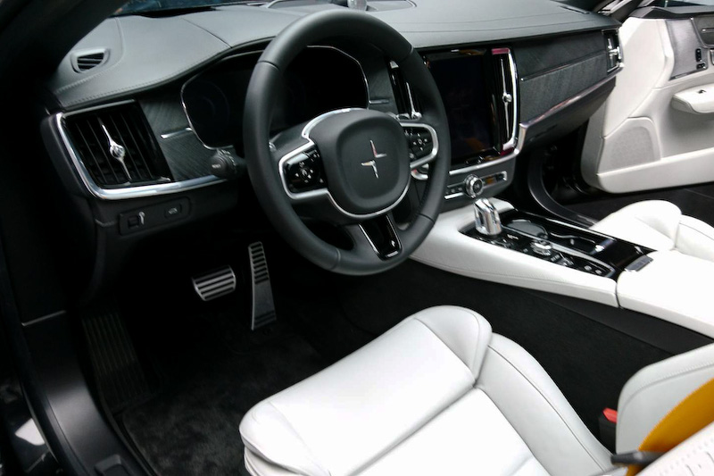 新世代ボルボに通じるポールスター 1のインテリア