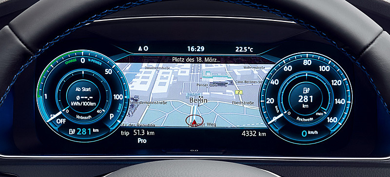 オプション設定のデジタルメータークラスター「Active Info Display」