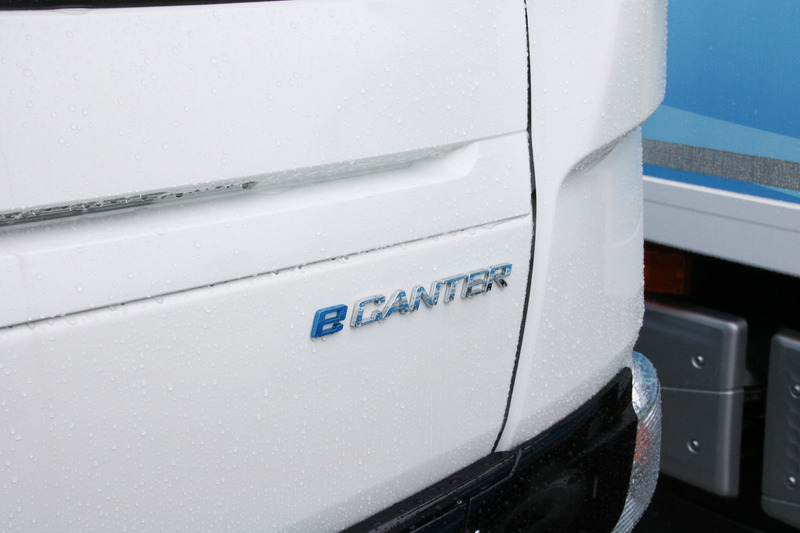 グリル右上にはeCANTERのバッヂ