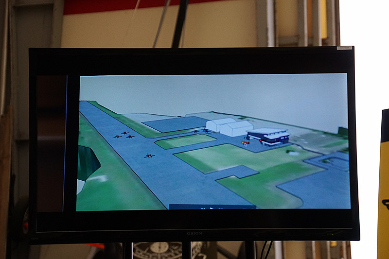 地元の福島で、エアレース開催や子供たちに向けた航空教室の開催など、室屋選手の将来構想を示した「ビジョン2025」を紹介するビデオが流された