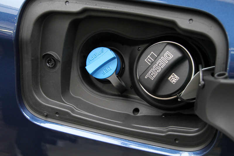 ディーゼルエンジンでは最新の尿素SCR技術を採用した