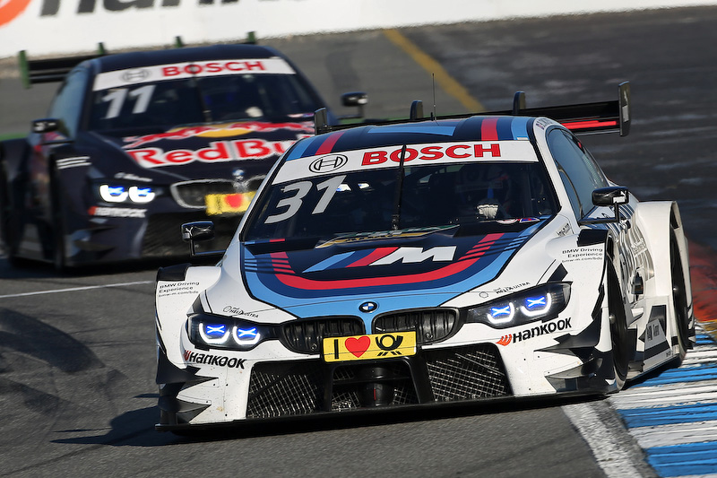 前半レースを引っ張るBMWのトム・ブロンクヴィスト、後方は優勝したBMWのマルコ・ウィットマン