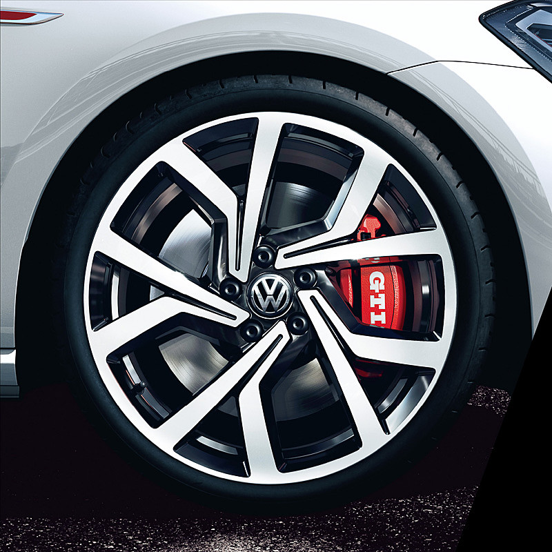 19インチアルミホイール/レッドブレーキキャリパー