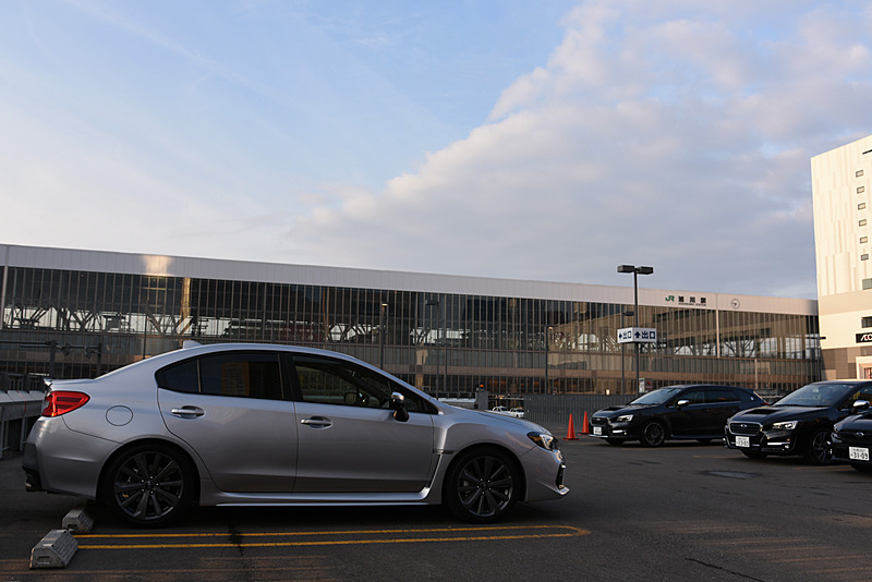 旭川駅前を出発