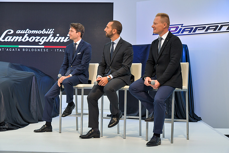 左からアンドレア・バルディ氏、フランチェスコ・クレシ氏、ミィティア・ボルケルト氏