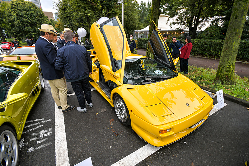 4WDのディアブロ VTを審査員たちが厳しくチェック