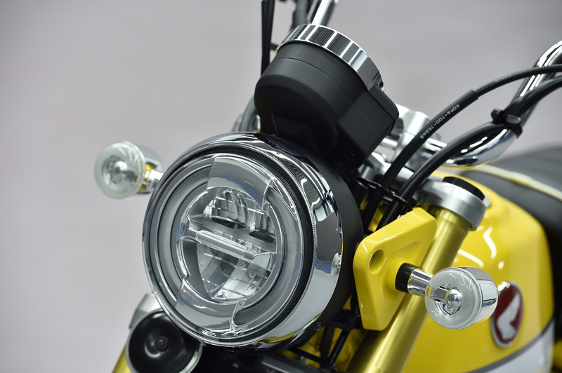 LEDヘッドライト。点灯パターンも個性的