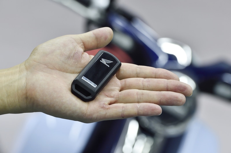 キーはスマートキーを採用する