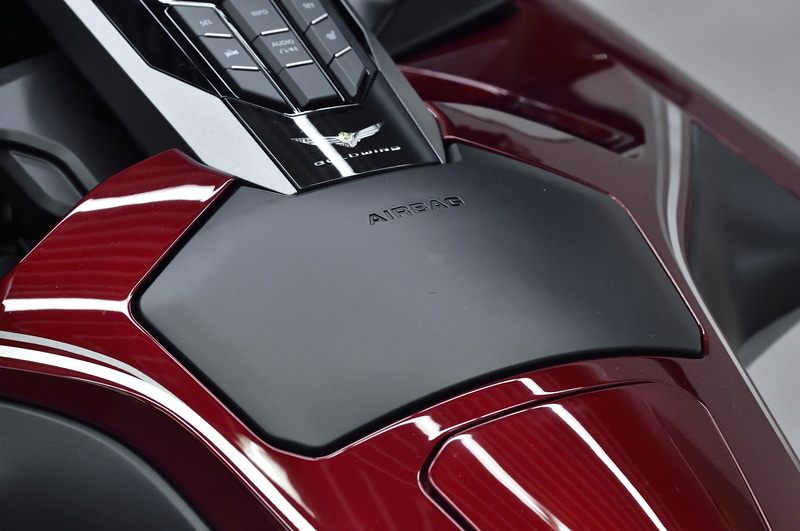 タンクにはエアバッグを装備