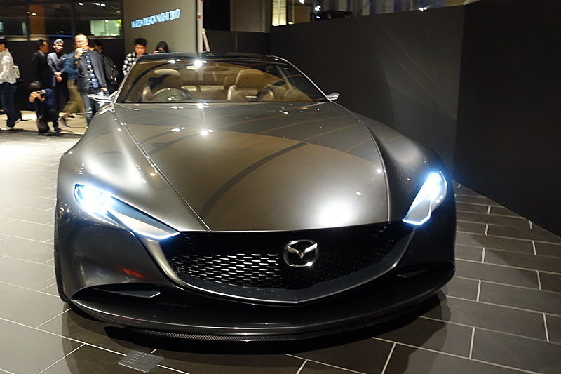 関東マツダ 高田馬場店でアンベールされたVISION COUPE