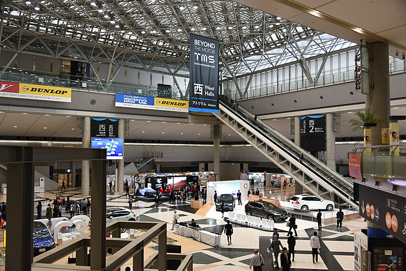 開幕したばかりの東京モーターショー。西ホールエントランスの模様