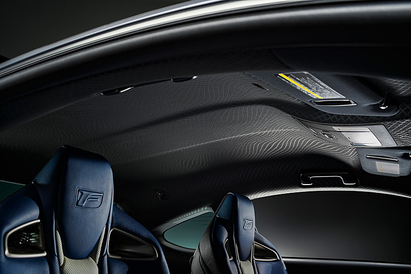 インテリアのアクセントにシンボルカラーのヒートブルーを採用